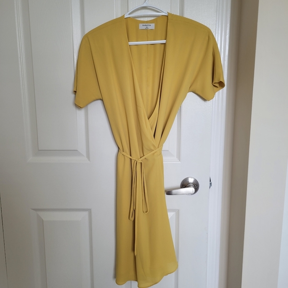 Aritzia Babaton XS Wallace Wrap Dress Yellow - Picture 5 of 8